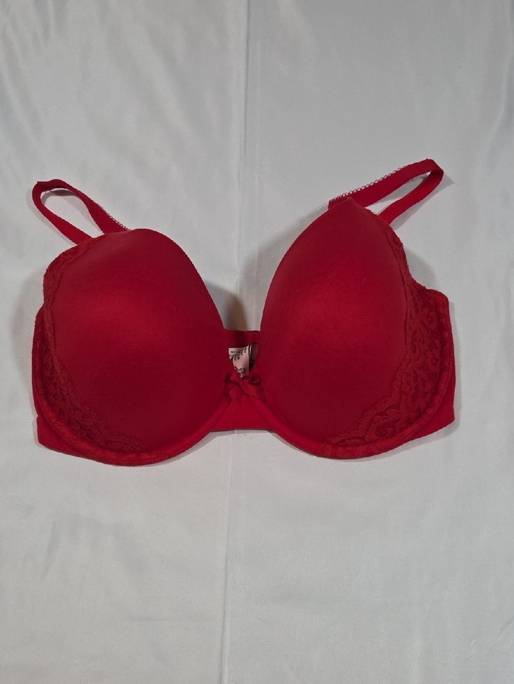 Victoria's Secret Red Lace Body By Victoria Bra Size 34DDD